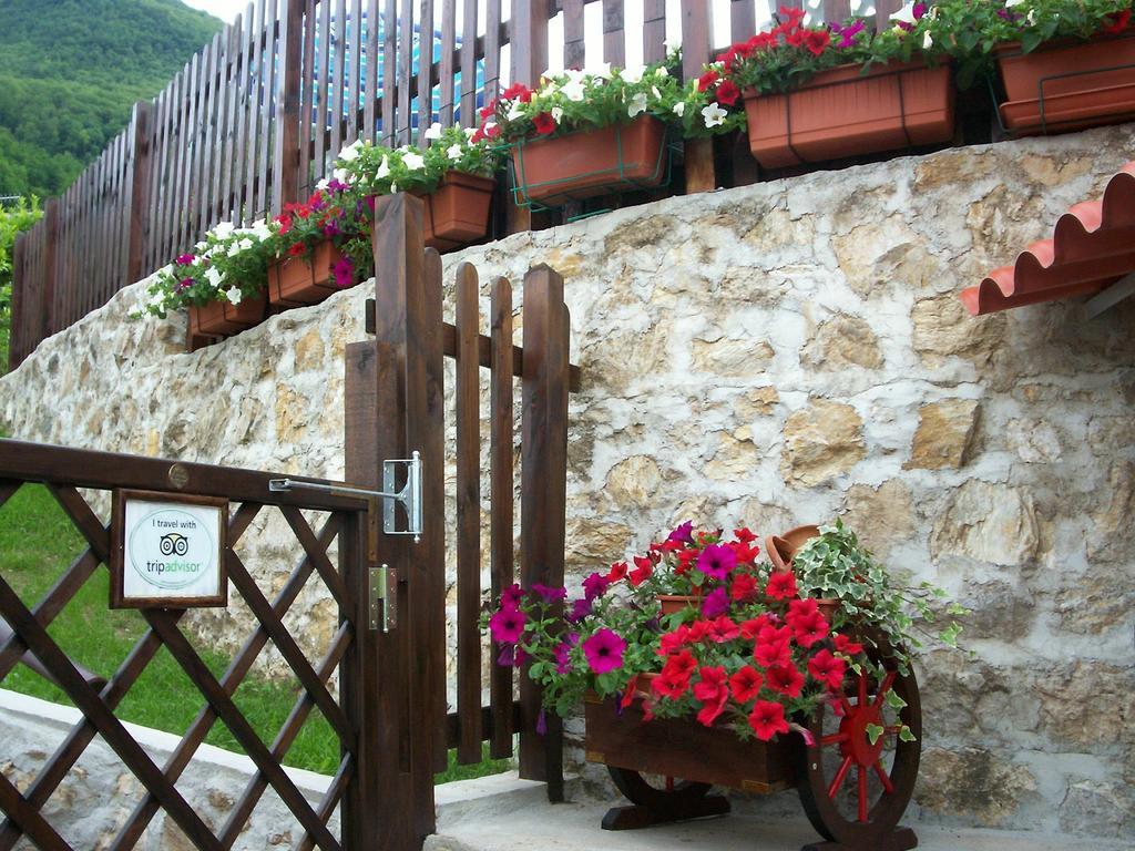 Hermitage Holidays Gallicano Exterior foto